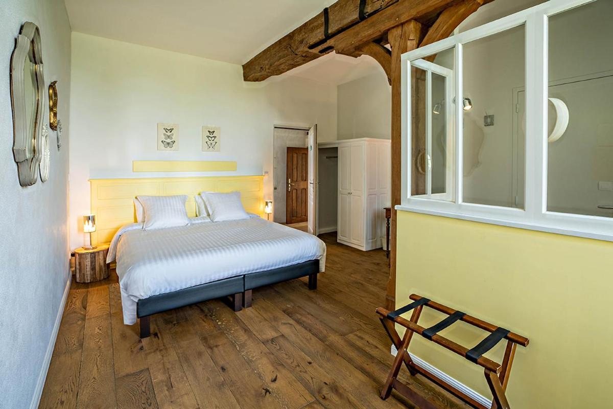 Chateau De La Garnison Bed & Breakfast Orvault